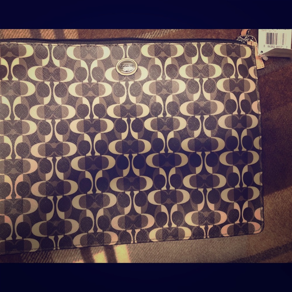 Waterproof clutch
